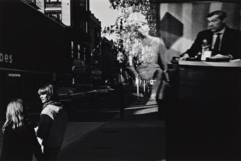 (RHODE ISLAND SCHOOL OF DESIGN) A group of 3 complete portfolios comprising 75 photographs by Harry Callahan (3), Aaron Siskind, and ot